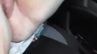 Chubby hoe masturbate her bushy vagina inside a forest near