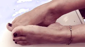 Feet Bondage ( Step Milf )