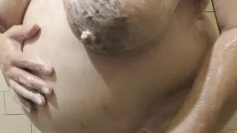 Lactating Tits porn video – Pregnant ex-wife Milky Mari washing her huge boobies and gigantic