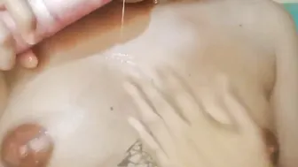 Latin cunt with mouth With Big Booty Slides Her Sex Vibrator Inside
