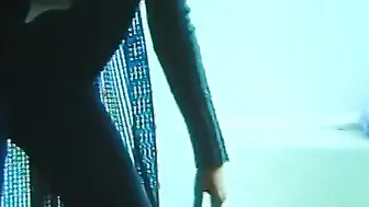 Amazingly Hot cuttie spreads her legs wide and getting her twat