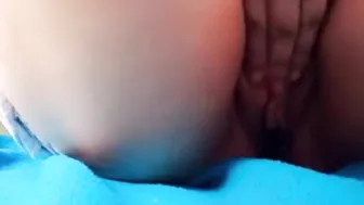 coño dulce y humedo termino en orgasmo y pee