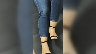Turkish women into ebony bra