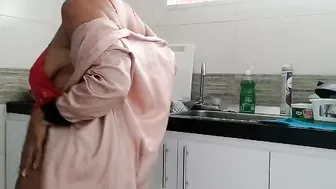 Doing the dishes Colombian style