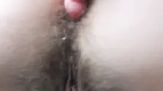 Pushing out anal beads without hands