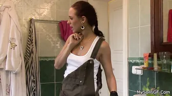 His cheating gf ridingo ld cock after cunnilingus