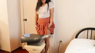 Turned On Yanks Miel Masturbating
