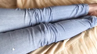 Stepson fucks her butt while resting and give her a gigantic cummed