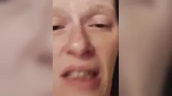 KittieNoOne tried to clip fucking herself and squirt
