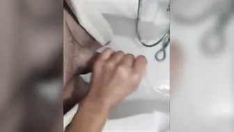 TI STAVI SEGANDO? NON POTEVI DIRMELO? TE LA FACCIO IO... - LA RAGAZZA DEL MIO AMICO MI FA VENIRE