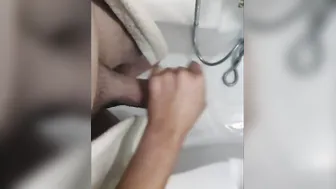 TI STAVI SEGANDO? NON POTEVI DIRMELO? TE LA FACCIO IO... - LA RAGAZZA DEL MIO AMICO MI FA VENIRE