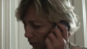 Mature mommy swallows 2 cocks at once