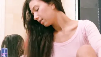 Masha Sosskova's Magic Hands - Handjob Heaven