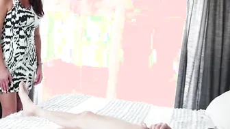 AllAnalmom.com - When Abby proposes a deal into which Danny will help clean up the house inside exchange for fucking