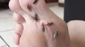under my toes - point of view