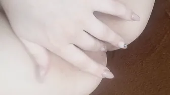 18 yo brings herself to orgasm with a banana