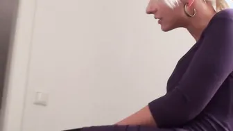 foot smelling