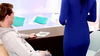 Family Pies S6-E6 Lady D Into Family Tree