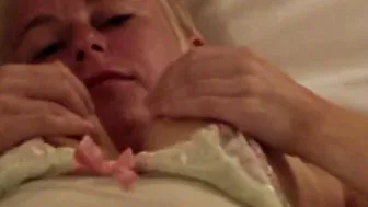 My woman is having fun with her leaking vagina