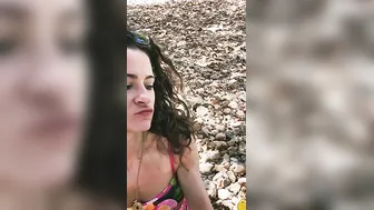 Je colle mon toy à la portière et je mamuse  Teaser