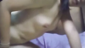 chinese women alone at home and got lusty and fingers