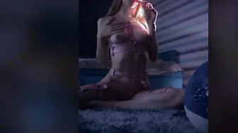 showing my booty and masturbating doggy style cunt to orgasm