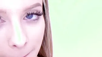 Bae bimbos does a Bae toejob with socks at modeling audition