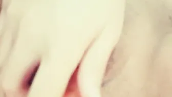 Abriendo mi twat con una zanahoria
