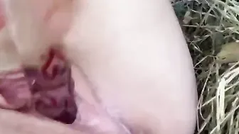 Xisca Bond - masturbation inside the city park