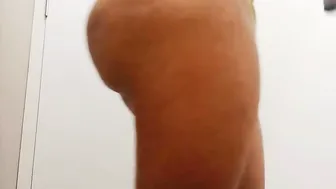GIGANTIC BUTT HISPANIC FILMED BY AMATEUR CAMERA