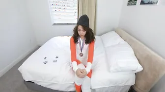 Gorgeous body step daughter wants stepdaddy to relax her before gold