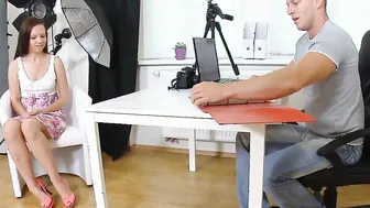 Teenie getting her butt spread at foto casting