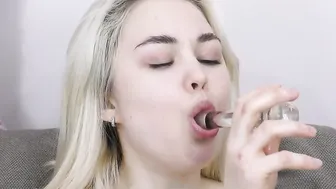 Solo blonde honey Maya Stone is masturbating into 4K