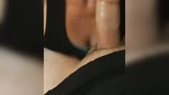 Giving hubby head handsfree with friends cum still inside my mouth