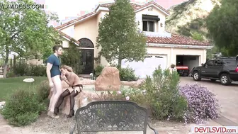Bro makes mature blonde housewife squirt