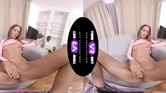 Watch me rub my sporty pussy