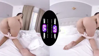 Hot Babe Masturbates In Front Of A Guy - POV