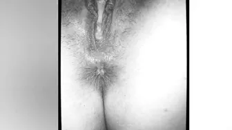 Mi piscia addosso poi si masturba e lo vuole nel culo