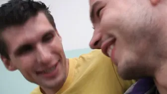 Huge ass plumper ride strangers penis