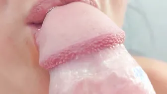 BOMBSHELL head intense close up