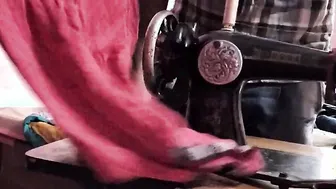 Tailor ne bhabhi ka  naap  lete lete bhabhi ko hi chod dala
