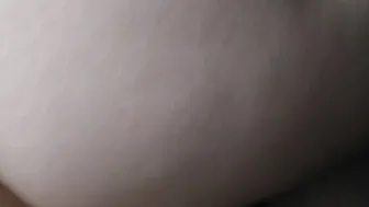 Visitando a mi hombre en el trabajo y me termina cogiendo en su escritorio