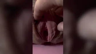 Fingering Soak Bushy Snatch Close Up American Mom Porn