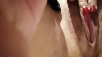 巨乳熟女自慰，水多，够骚，特别会玩的熟女