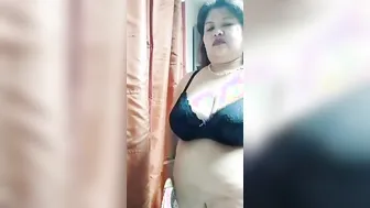 Beauty woman performance her body and fingers