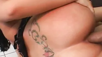 Lindsay Kay Has A Gigantic Bottom