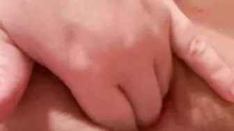 Curvy cougar is feeling herself