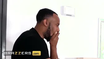 Lucky Delivery Dude With bbc Has The Nailed Of His