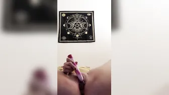 miztress nyk cumming inside fishnets