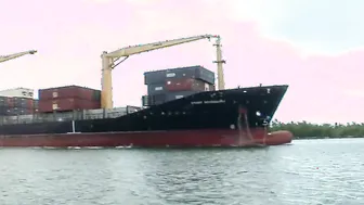 5 hot 18 yo oral sex out on a boat and wild